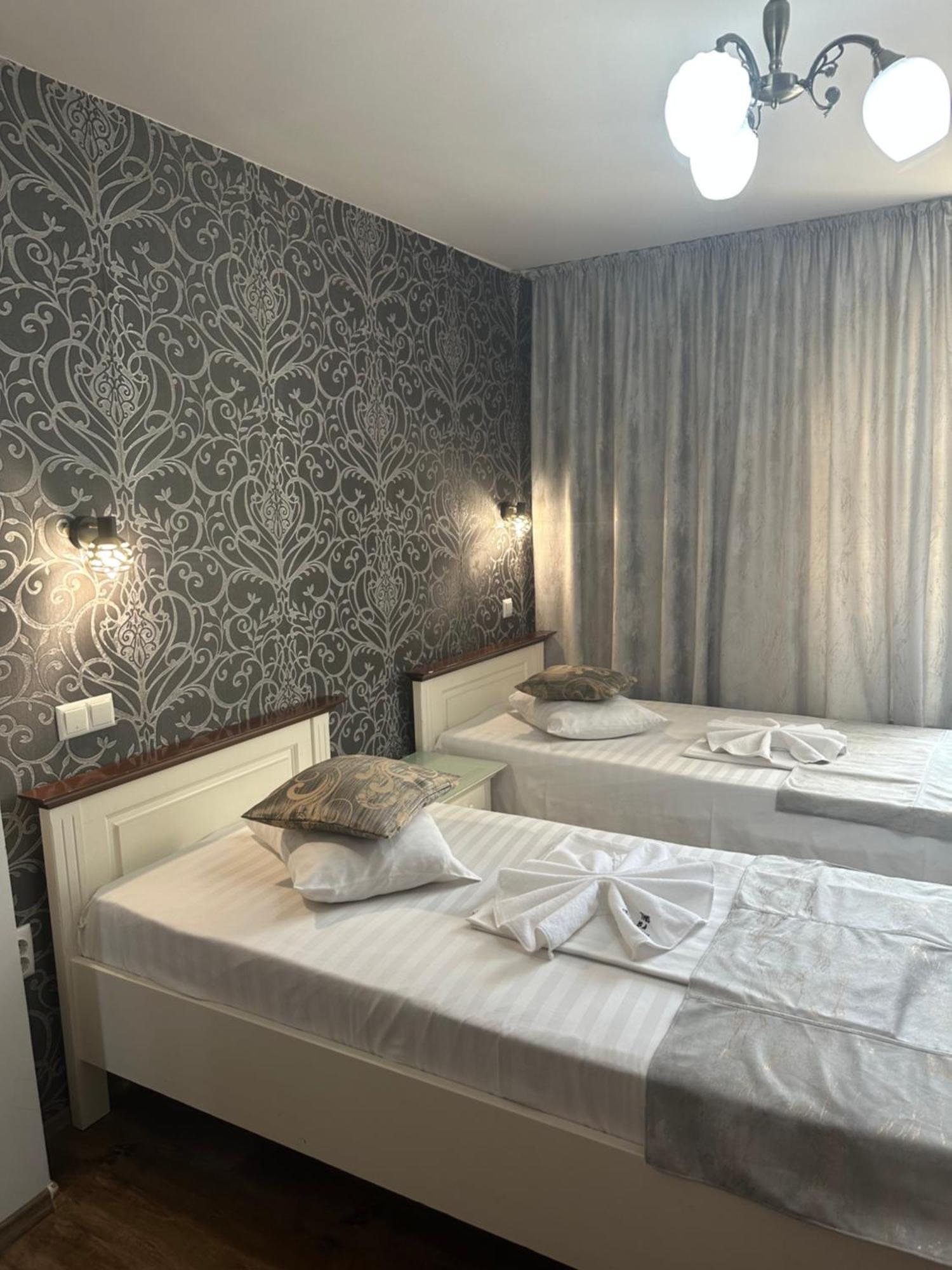 Pensiunea Casa Simoni Ploieşti Esterno foto