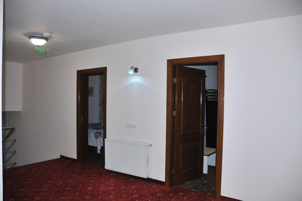 Pensiunea Casa Simoni Ploieşti Esterno foto